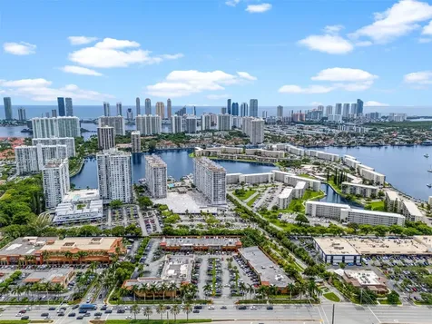 18071 Biscayne Boulevard Aventura FL 33160