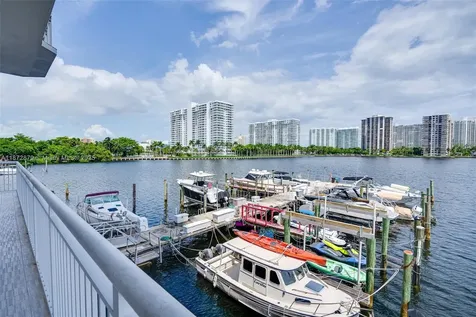 18071 Biscayne Boulevard Aventura FL 33160