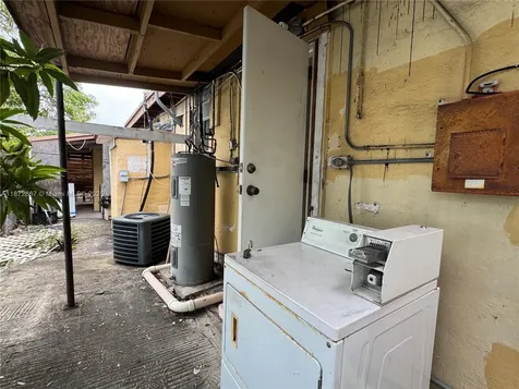 2751 NW 24th Avenue Miami FL 33142