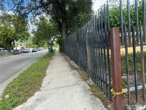 2751 NW 24th Avenue Miami FL 33142