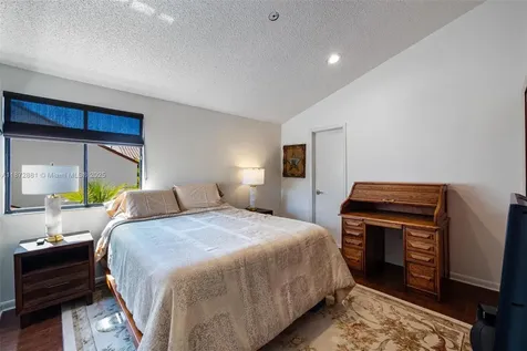 2000 S Bayshore Drive Miami FL 33133