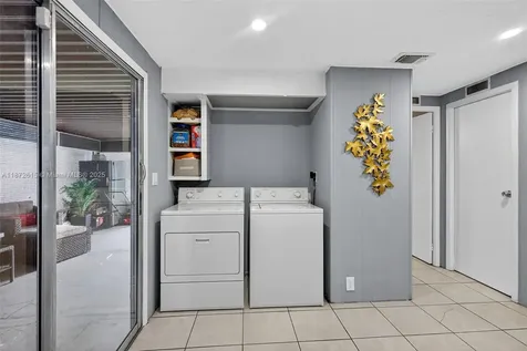 21831 S Heritage Circle Pembroke Pines FL 33029