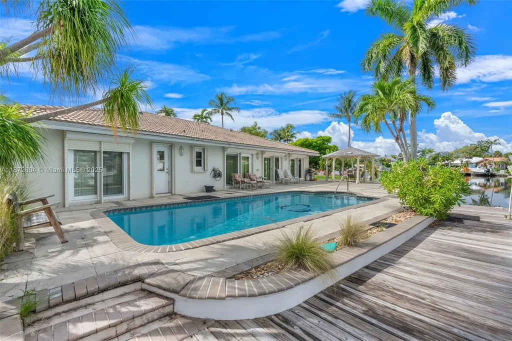 2401 Fryer Point Fort Lauderdale FL 33305