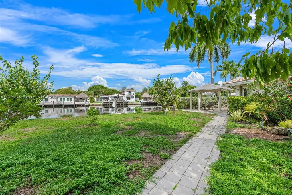 2401 Fryer Point Fort Lauderdale FL 33305