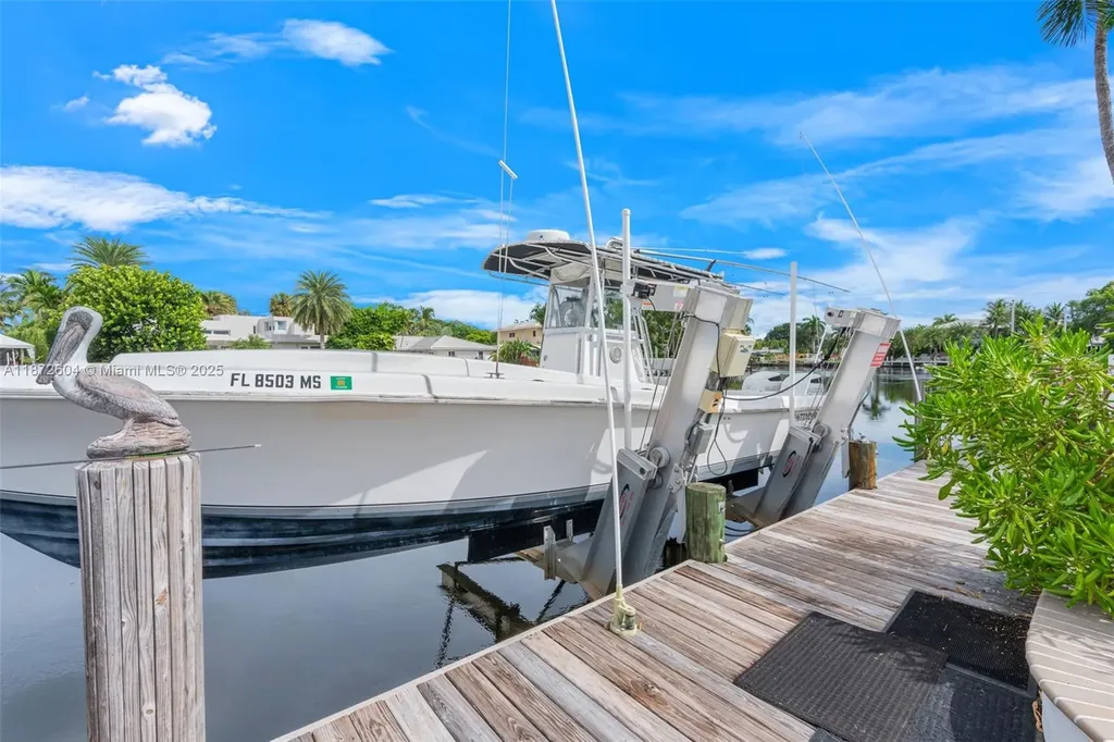 2401 Fryer Point Fort Lauderdale FL 33305