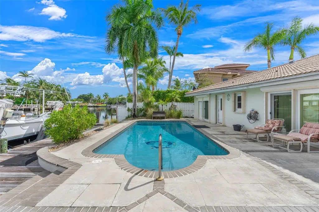2401 Fryer Point Fort Lauderdale FL 33305