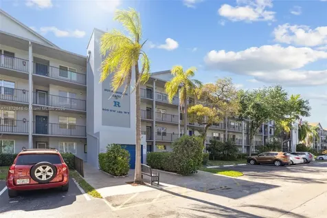 900 SW 125th Way Pembroke Pines FL 33027