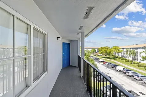 900 SW 125th Way Pembroke Pines FL 33027