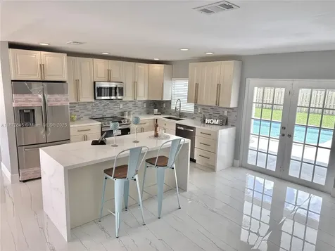 7480 NW 14th Street Plantation FL 33313