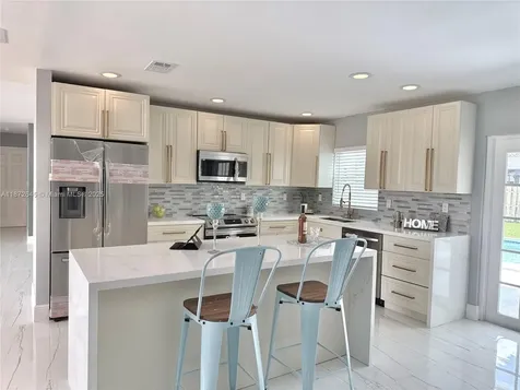 7480 NW 14th Street Plantation FL 33313