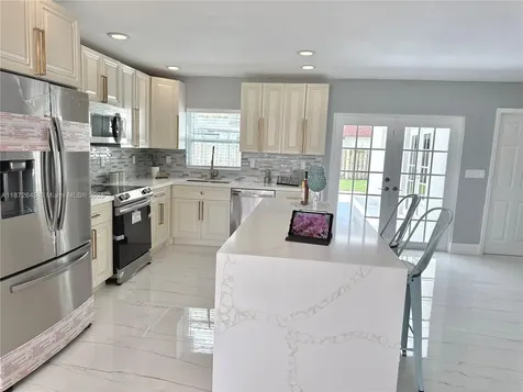 7480 NW 14th Street Plantation FL 33313