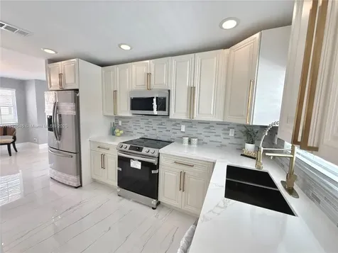 7480 NW 14th Street Plantation FL 33313