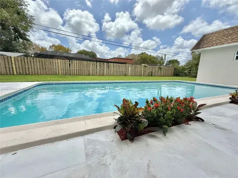 7480 NW 14th Street Plantation FL 33313