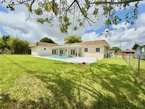 7480 NW 14th Street Plantation FL 33313