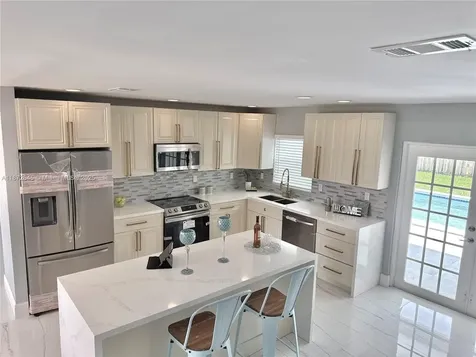 7480 NW 14th Street Plantation FL 33313