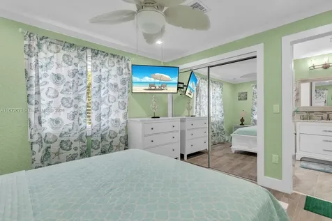 94825 Overseas Highway #281 Key Largo FL 33037