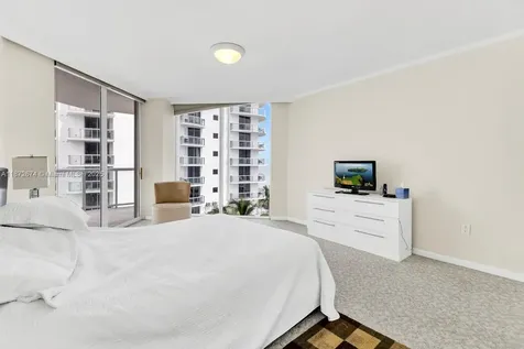 18671 Collins Avenue Sunny Isles Beach FL 33160