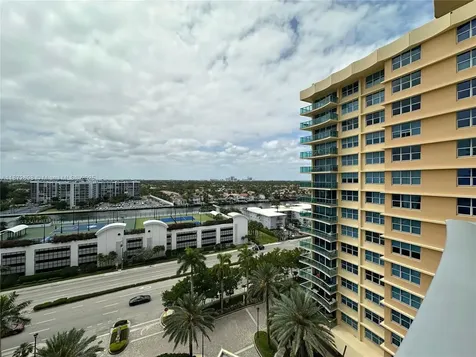 2501 S Ocean Drive Hollywood FL 33019