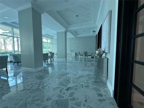 2501 S Ocean Drive Hollywood FL 33019