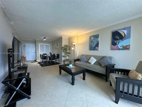 2501 S Ocean Drive Hollywood FL 33019