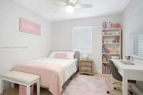 1960 SW 28th Way Fort Lauderdale FL 33312