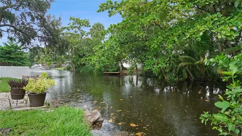 1960 SW 28th Way Fort Lauderdale FL 33312