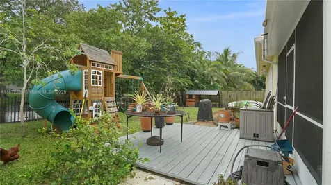 1960 SW 28th Way Fort Lauderdale FL 33312