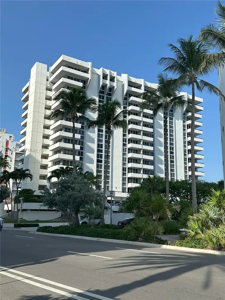 3200 Collins Avenue Miami Beach FL 33140