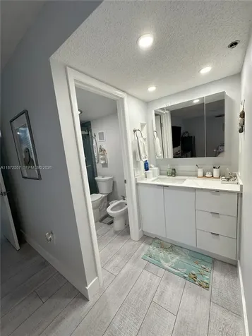 3200 Collins Avenue Miami Beach FL 33140