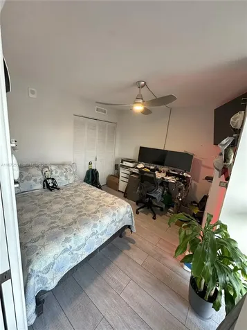 3200 Collins Avenue Miami Beach FL 33140