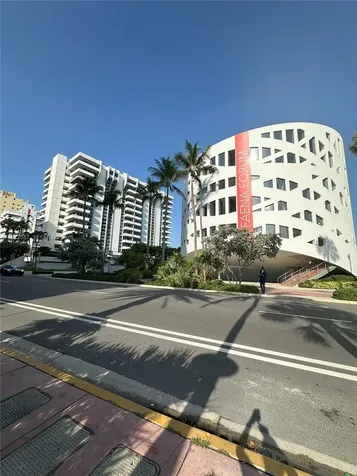 3200 Collins Avenue Miami Beach FL 33140