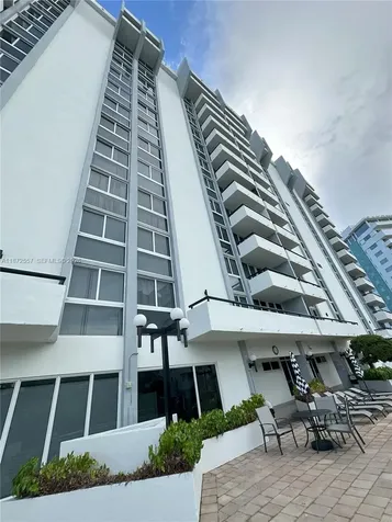 3200 Collins Avenue Miami Beach FL 33140