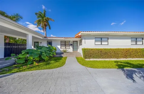 11420 NE 4th Avenue Miami FL 33161