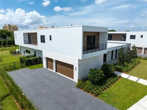 16740 N Botaniko Drive N Weston FL 33326