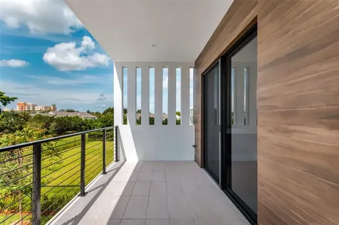 16740 N Botaniko Drive N Weston FL 33326