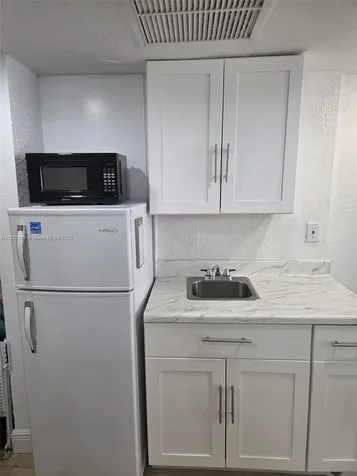 19201 Collins Avenue Sunny Isles Beach FL 33160