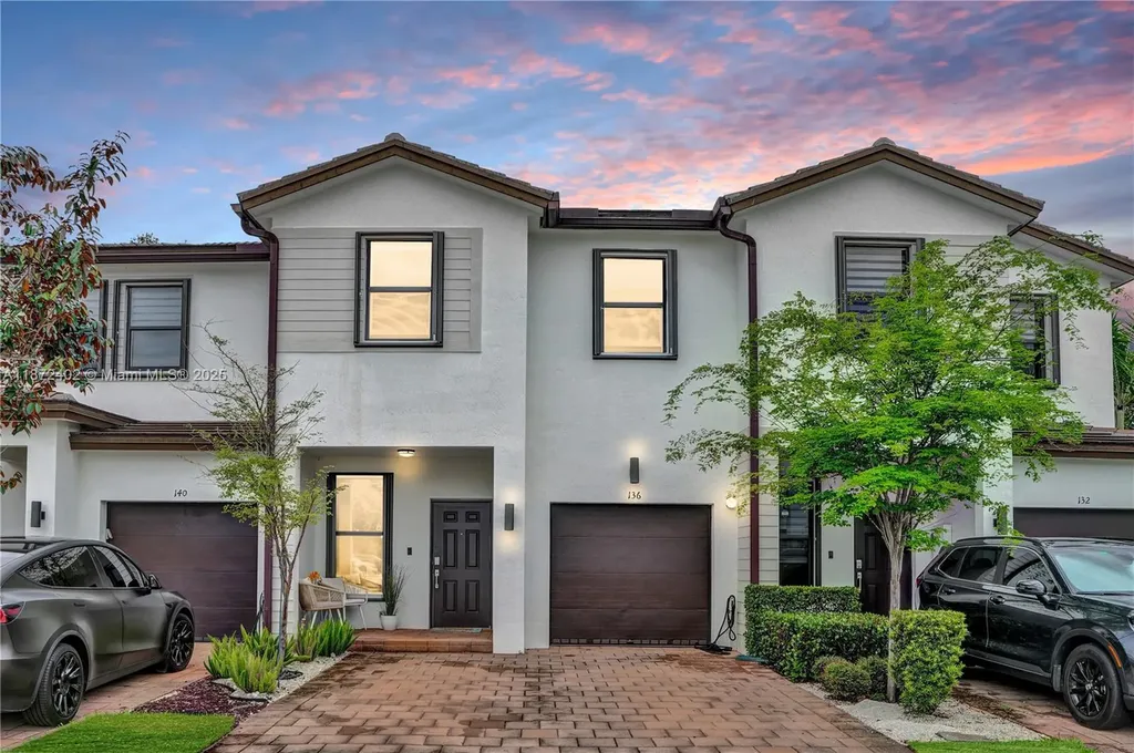 136 SW 185th Way Pembroke Pines FL 33029