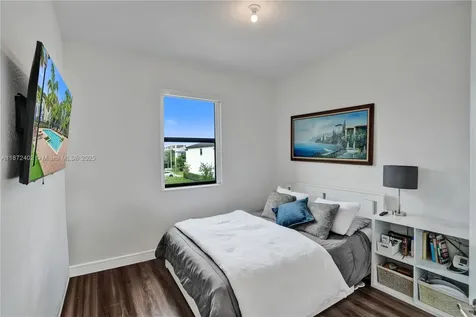 136 SW 185th Way Pembroke Pines FL 33029