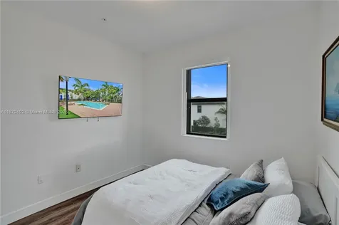 136 SW 185th Way Pembroke Pines FL 33029