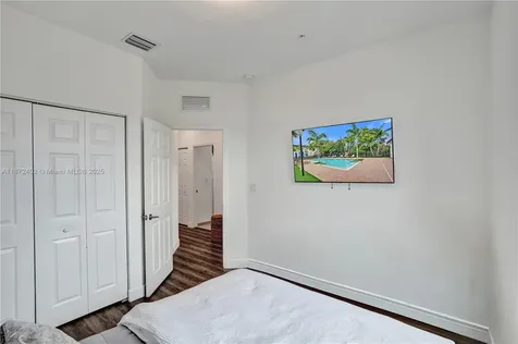 136 SW 185th Way Pembroke Pines FL 33029