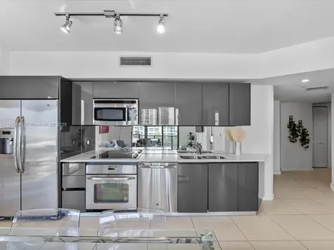 31 SE 6th Street Miami FL 33131