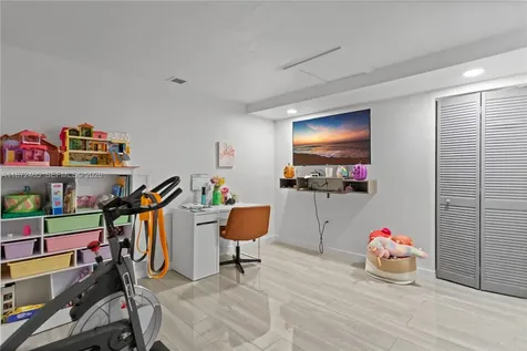 949 SW 113th Terrace Pembroke Pines FL 33025