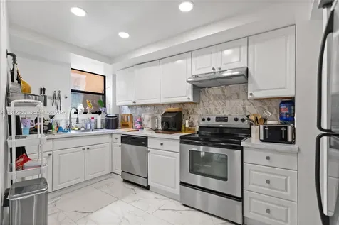 949 SW 113th Terrace Pembroke Pines FL 33025