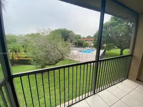 437 Lakeview Drive Weston FL 33326