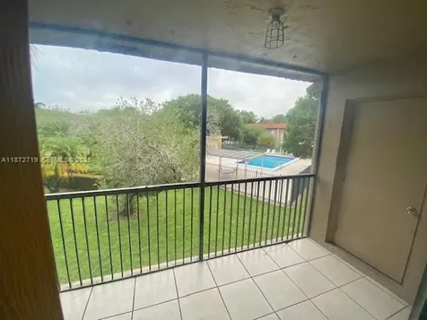 437 Lakeview Drive Weston FL 33326