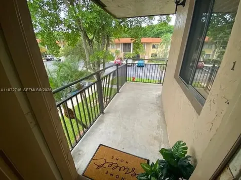 437 Lakeview Drive Weston FL 33326