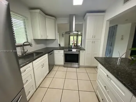 437 Lakeview Drive Weston FL 33326