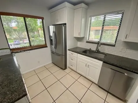 437 Lakeview Drive Weston FL 33326