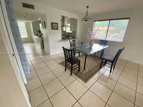 437 Lakeview Drive Weston FL 33326