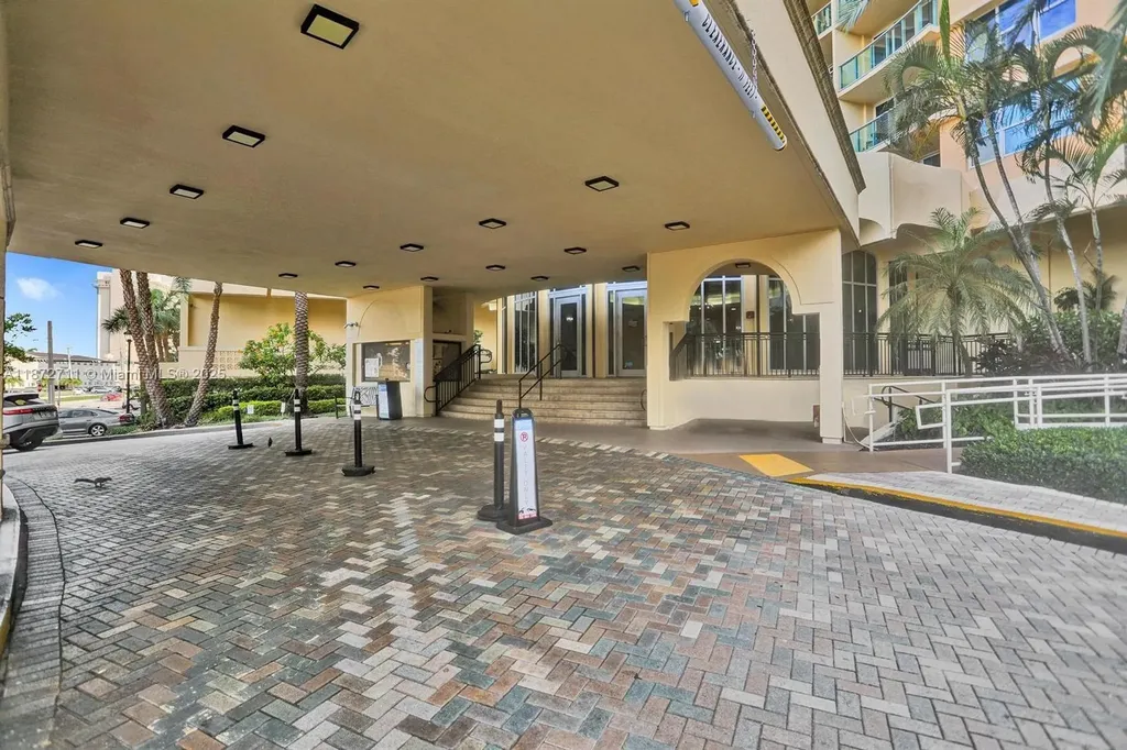 2501 S Ocean Drive Hollywood FL 33019